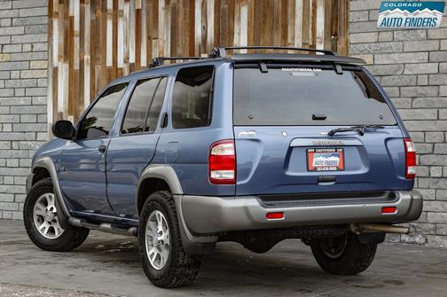 1999 Nissan Pathfinder LE
