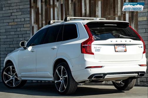 2017 Volvo XC90 T6 R-Design