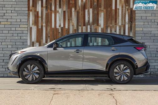 Black Diamond Pearl 2024 Nissan ARIYA ELECTRIC