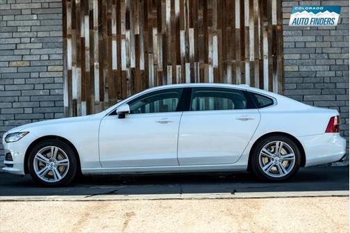 2018 Volvo S90 T5 Momentum