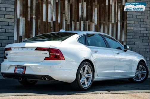 2018 Volvo S90 T5 Momentum