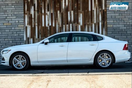 2018 Volvo S90 T5 Momentum