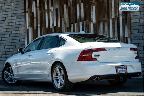 2018 Volvo S90 T5 Momentum