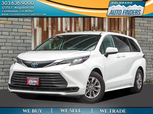 Ice Cap 2024 Toyota Sienna LE