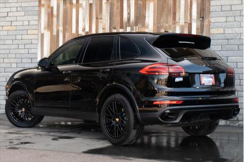 2017 Porsche Cayenne Base