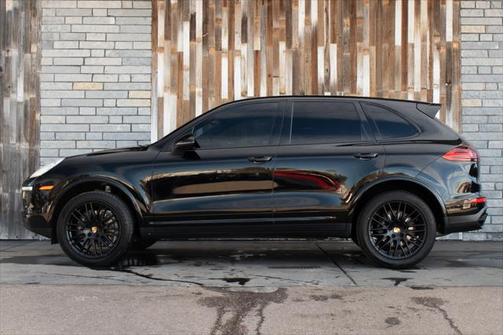 2017 Porsche Cayenne Base