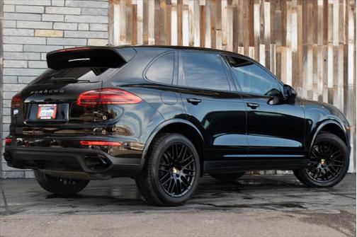 2017 Porsche Cayenne Base
