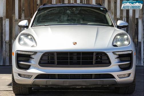 Rhodium Silver Metallic 2018 Porsche Macan Macan GTS