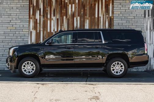 Onyx Black 2019 GMC Yukon XL SLT