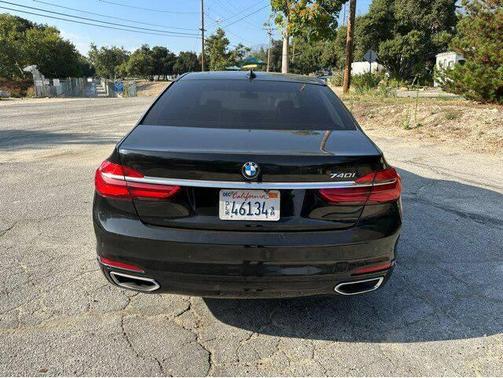 2017 BMW 740 740i 4dr Sedan
