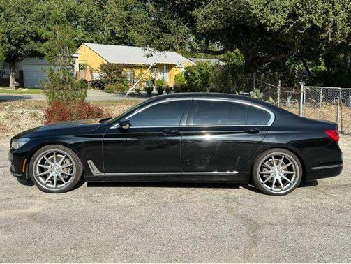 2017 BMW 740 740i 4dr Sedan