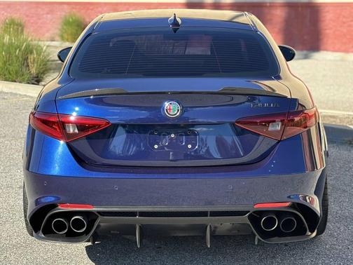 2018 Alfa Romeo Giulia Quadrifoglio