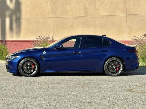 2017 Alfa Romeo Giulia Quadrifoglio