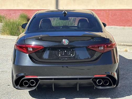 2020 Alfa Romeo Giulia Quadrifoglio
