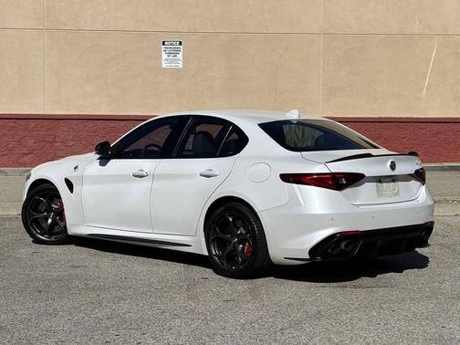 2018 Alfa Romeo Giulia Quadrifoglio