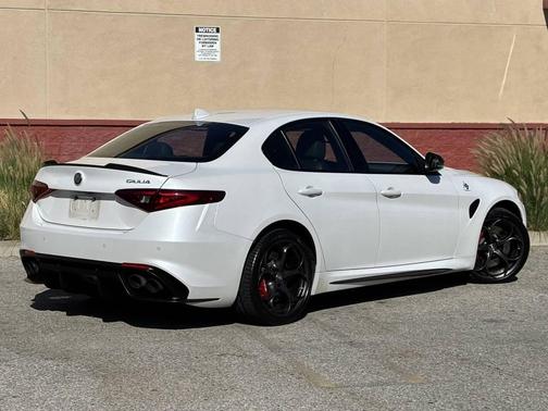 2018 Alfa Romeo Giulia Quadrifoglio