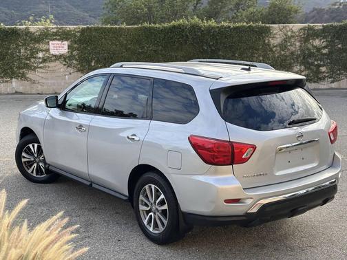 2017 Nissan Pathfinder S