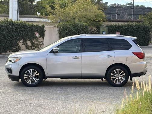 2017 Nissan Pathfinder S