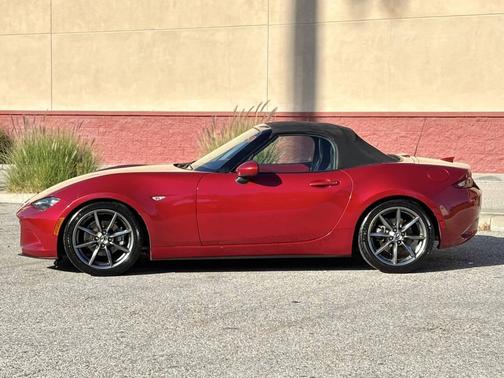 2016 Mazda MX-5 Miata Grand Touring