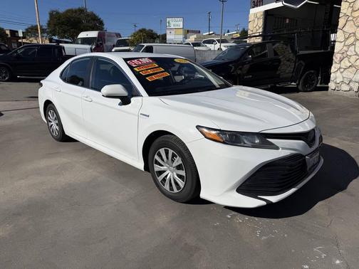 2020 Toyota Camry LE