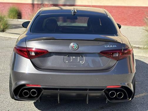 2017 Alfa Romeo Giulia Quadrifoglio