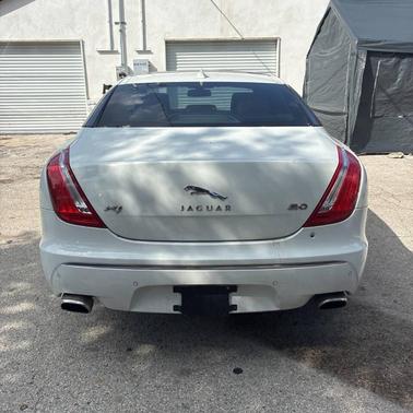 2013 Jaguar XJ Base