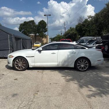 2013 Jaguar XJ Base