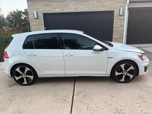 2017 Volkswagen Golf GTI 2.0T S 4-Door