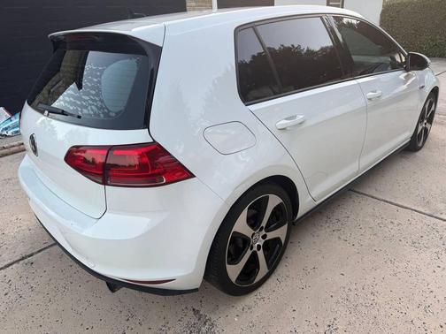 2017 Volkswagen Golf GTI 2.0T S 4-Door