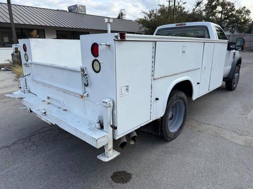 2009 Ford F-450 4X2 2dr Regular Cab 140.8 200.8 in. WB