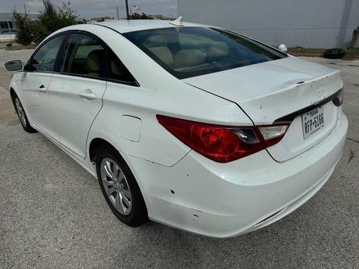 2011 Hyundai SONATA GLS