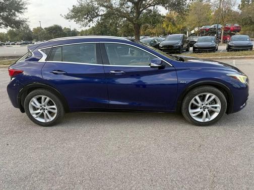2018 INFINITI QX30 Premium