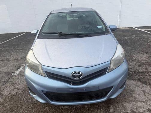 2012 Toyota Yaris LE