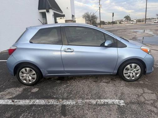2012 Toyota Yaris LE