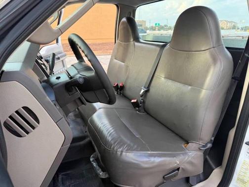 2009 Ford F-450 4X2 2dr Regular Cab 140.8 200.8 in. WB