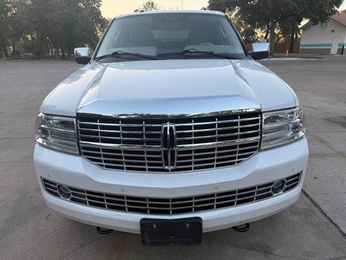 2014 Lincoln Navigator Base