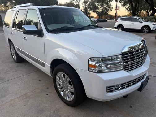 2014 Lincoln Navigator Base