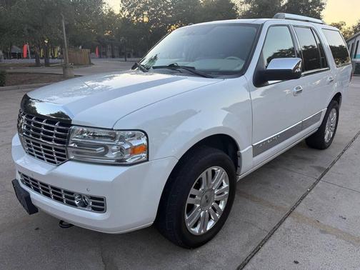 2014 Lincoln Navigator Base