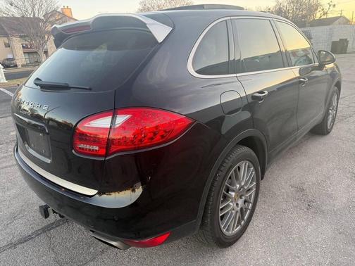 2014 Porsche Cayenne Platinum Edition