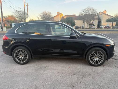 2014 Porsche Cayenne Platinum Edition