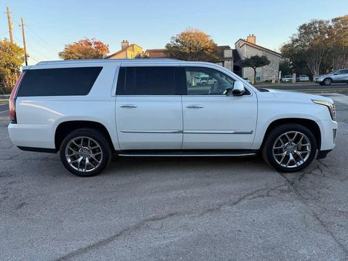 2016 Cadillac Escalade ESV Luxury