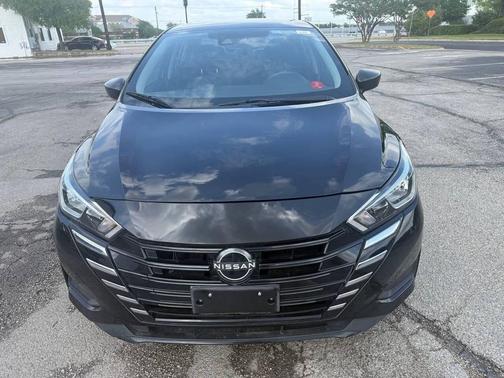 Super Black 2024 Nissan Versa 1.6 S