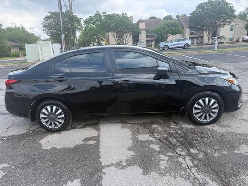 Super Black 2024 Nissan Versa 1.6 S
