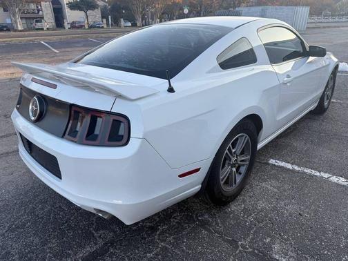 2014 Ford Mustang V6