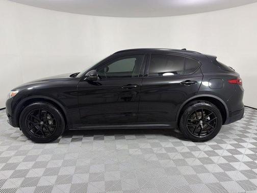 Vulcano Black Metallic 2021 Alfa Romeo Stelvio Base