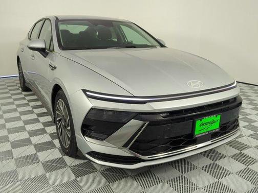 2025 Hyundai SONATA Hybrid SEL