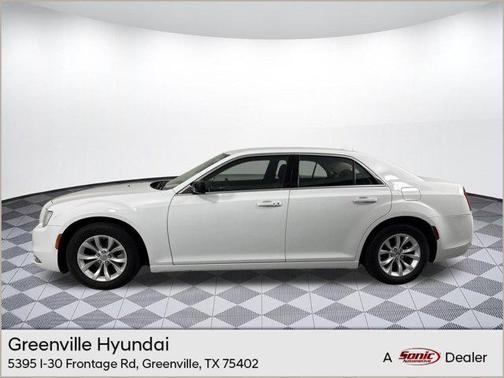 2023 Chrysler 300 Touring