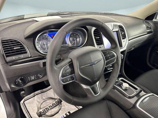 2023 Chrysler 300 Touring