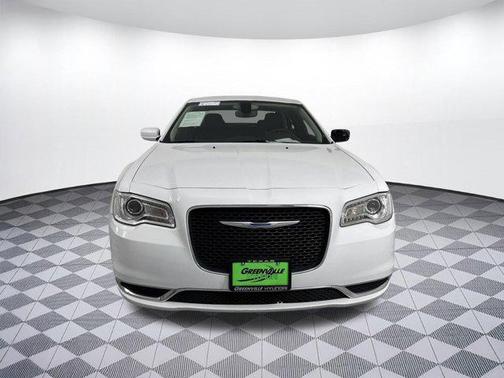 2023 Chrysler 300 Touring