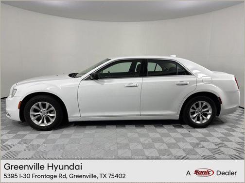 2023 Chrysler 300 Touring